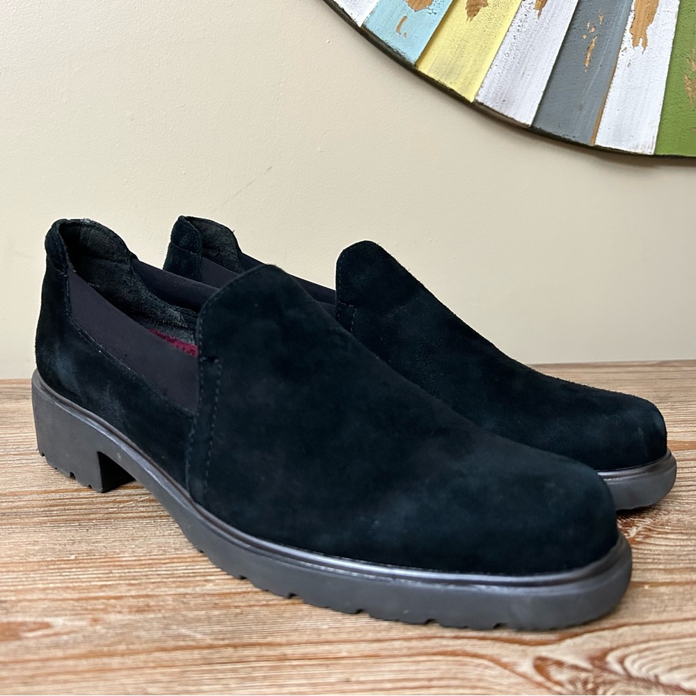 Munro Becca Black Suede Loafers NICE Size 7 M Women's Shoe